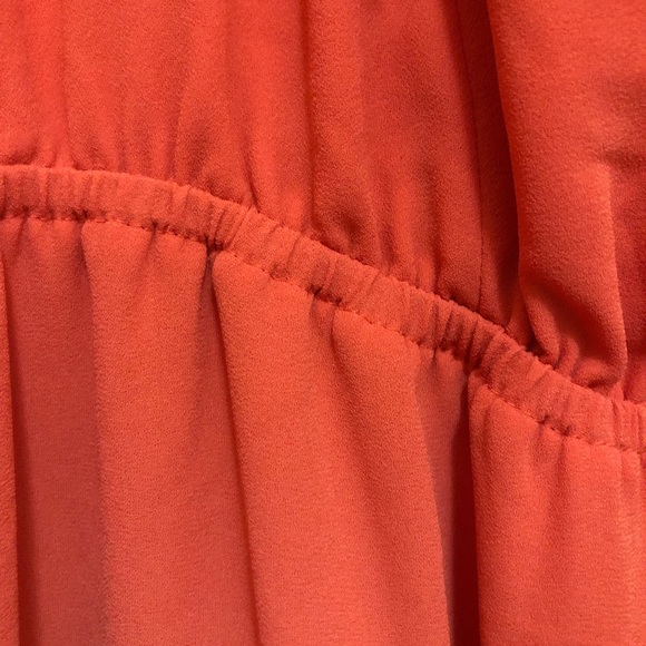 Flower petal cut out back dress - Picture 3 of 3